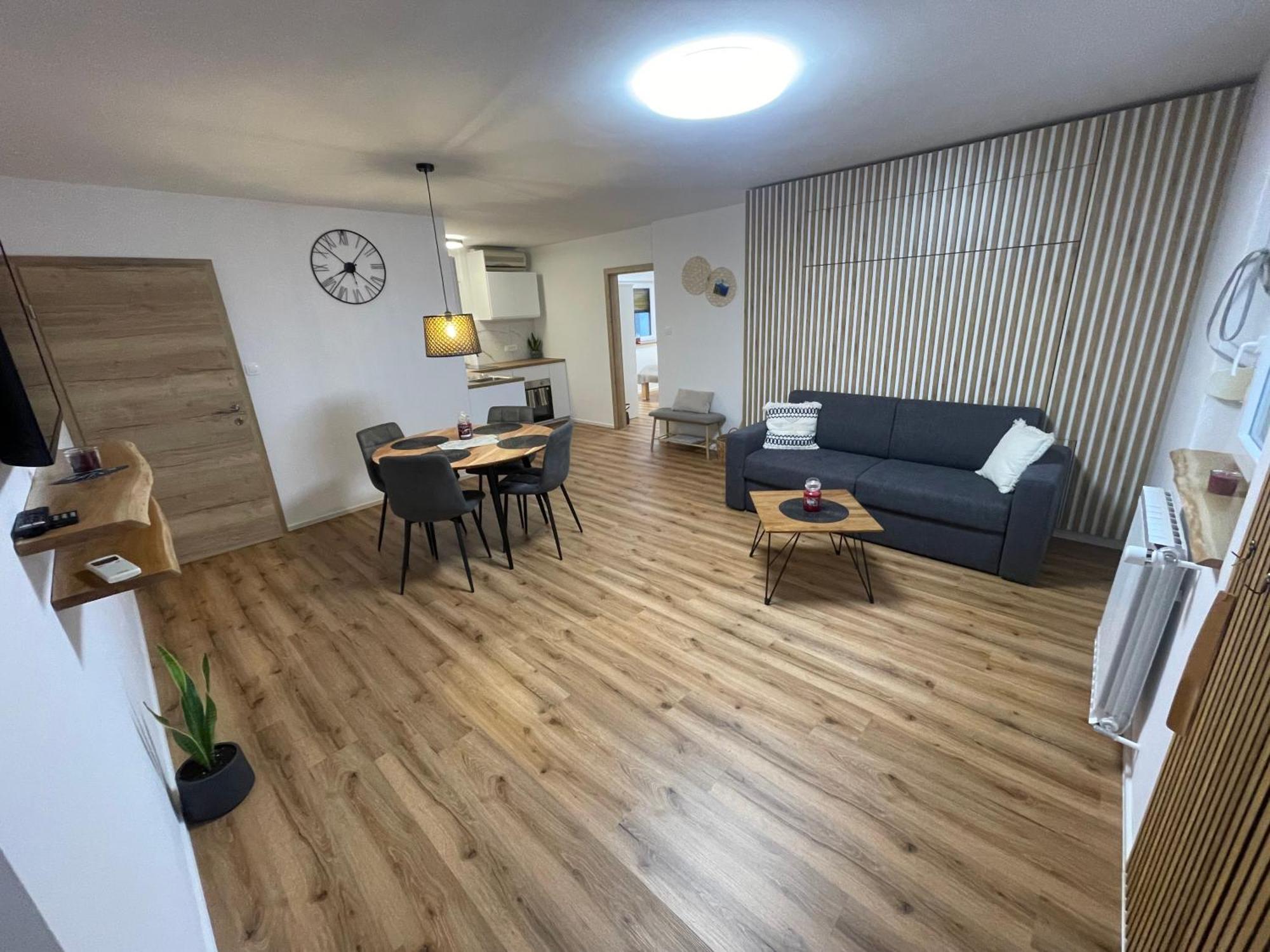 Apartma Guide 360 ボヴェツ エクステリア 写真